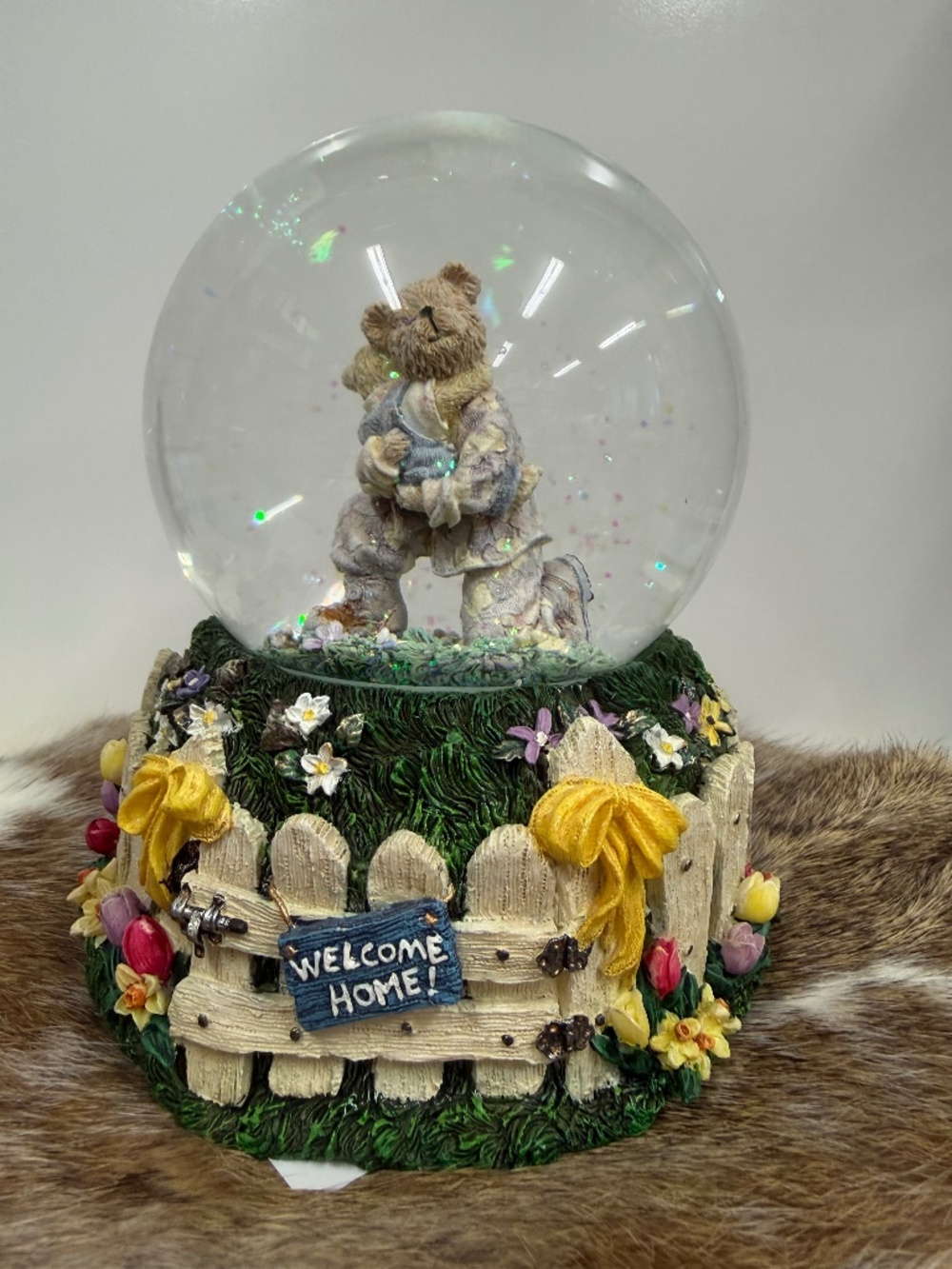 Boyds Bears Waterglobe- Greg with Mattie- EJ321